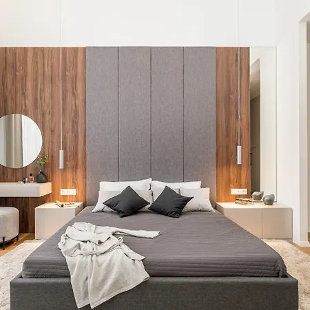 Modern Flat In With Pinkflamingo *